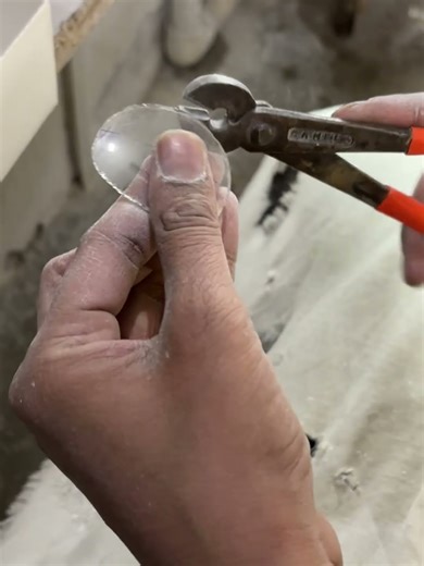 Glass lens fiting for chasma