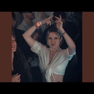 DJ DUGEM BREAKBEAT MELODI PALING ENAK