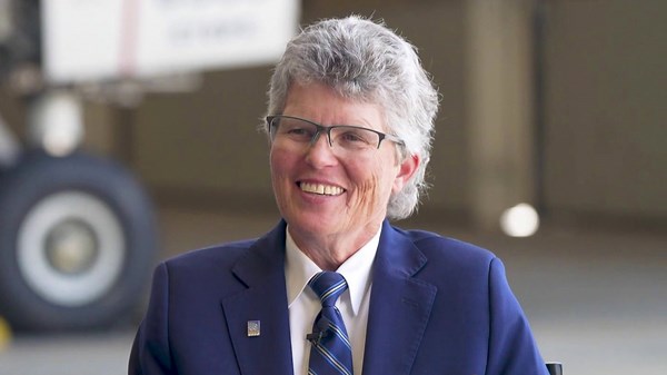 Longest-serving United Airlines female pilot celebrates milestone