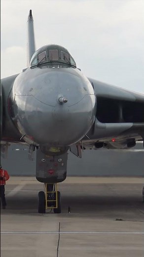 Avro Vulcan engine run and howl!