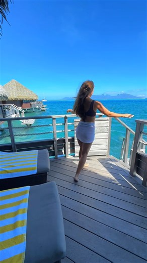 1.7M views · 21K reactions | Bungalow to deck 24 steps - Breathtaking bath 﫧 @theglobewanderers #tahiti #ictahiti #overwaterbungalow #wellness #bath | InterContinental Tahiti Resort & Spa | Facebook