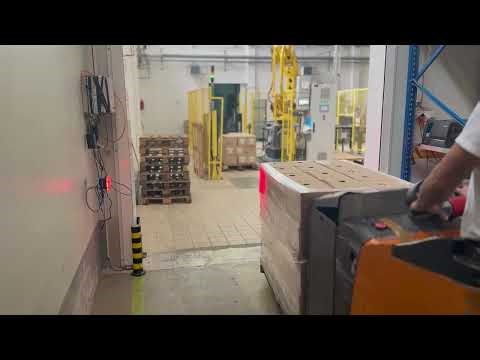 Experience Seamless Warehouse Operations with Meta Smart Factory's Automated Logistics Solutions!