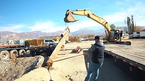 Why This Giant Cauldron Build Becomes Instantly Chaotic Here