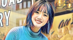 佐々木美玲のカップ数やバストサイズは胸元が際どくて美乳？水着姿の透明肌も画像でチェック！