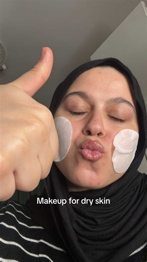 Makeup Tips for Dry Skin: Hydrate and Enhance