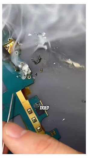 2.5K views · 45 reactions | GENIUS #ifixit #android #tablet #repair #fblifestyle #techtips #Tech please visit and follow the original pages through : @Tecboy | TechSupport | Facebook