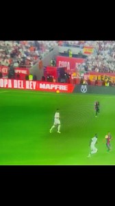 249K views · 2.9K reactions | Real Madrid vs Barcelona: Courtois made a costly error, leading to a big chance for Barça. #90Highlights | 90 Highlights | Facebook