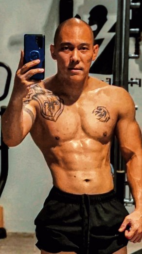 Head coach of fluffy gym, yuk kejar body goal kmu bareng kita. Tempatnya private, gak campur orang lain, personal PT, dapet customized workout plan, customized meal plan, progress report tiap bulan, 24hours consultation. Kita juga kasih TRIAL GRATIS! yuk booking jadwalmu latian di fluffy gym #privategym #gymkelapagading #gymjakartautara #fluffygym #fitnesstiktok #personaltrainer