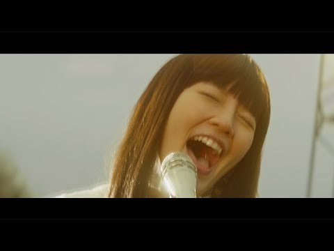 吉岡里帆が絶叫＆熱唱 映画「音量を上げろタコ！」 主題歌「体の芯からまだ燃えているんだ」MV本編映像バージョンが公開