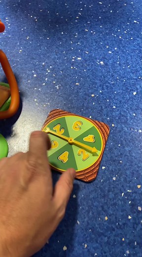 Monkey See Monkey Poo Little Vs Large! @Smyths Toys Superstores #MonkeySeeMonkeyPoo #FamilyGame #HalfTerm #Holidays #HolidayGame #GameNight #GameDay #Games #SpinmasterGames #Monkey #MonkeyGame #Poo #Fun #Poop