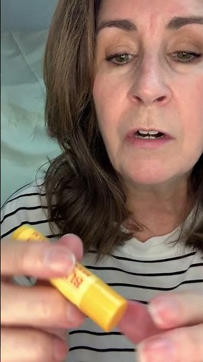 Burt's Bees Beeswax Lip Balm Review