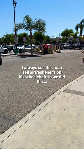 1.7M views · 103K reactions | “No body help’s me” 梁❤️ #kindness #reels #viral #wholesome #money #love #easyrecipes #bekind #godscountry #jeeplove #fireworksshow #writingcommunity #birthdaywishes #gettingold #MayaAngelou #matchboxtwenty #matchboxtwenty #lakedays #californialove #PicturePerfect #fishon #sheetz #sheetz #medalmonday #americanstyle #MLB #fullmoonvibes #fullmoonvibes #norway #nationalparks | Neenib | Facebook