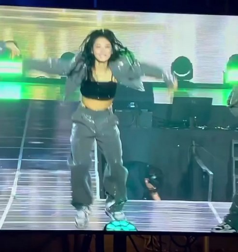 Debby’s turn!! #데비 #debby #debbytuo #debbytuo_ #debbychoreography #debbytuochoreography #debby1million #1milliondebby #1million #1milliondancestudio #1milliondance #swf #swf2 #streetwomanfighter #streetwomanfighter2 #mnet #mnetdance #teambebe #deepndap #ladybounce #mannequeen #jamrepublic #wolflo #tsubakill #badalee #lusherlee #minamyoung #lockerzee #ladybouncebiggy #ladybouncecapri #waackxxxy #mannequeencera #kirstendodgen #latricekabamba #haechiwang #yenicho #akanenmiyoshi #tsubakillrena #debb