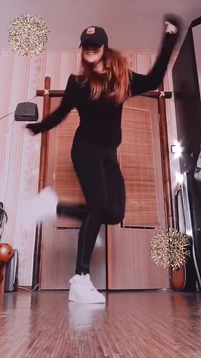 Chudo Shuffle: Festive Dance Moves to Brighten Your Holiday