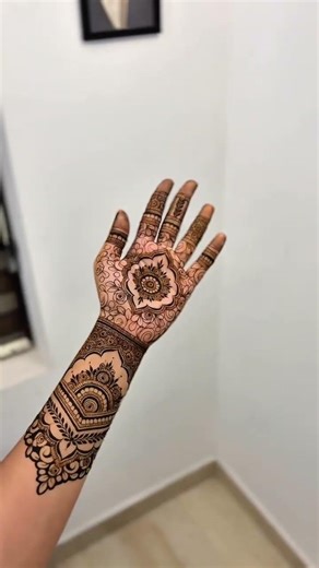 beautiful aesthetic mehndi design front and back hand✨🦋✨#mehndi #hennadesign#trending#ytshorts#viral