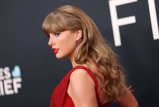 Taylor Swift Hair Color Evolution: A Look Back