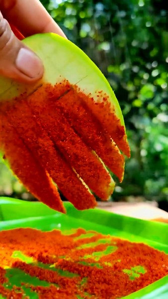 Best way to eat Green Mango🥭🌶️🤤 #shorts