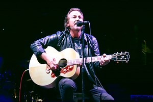 Eddie Vedder Covers "Save It for Later" for 'The Bear' │ Exclaim!