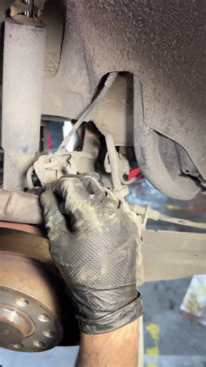 BRAKE FLUID REPLACEMENT AND SYSTEM CLEANING (2006 Volkswagen Golf 1.6 FSI Engine) #shorts