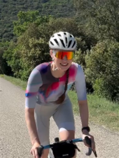 Finding the rhythm in every mile. Exploring the open road with the Arte Red Gold series. A clearer perspective for the long, quiet pursuit. 🕶️ #Revoray #sunglasses #outdoors #lifestyle #cyclist