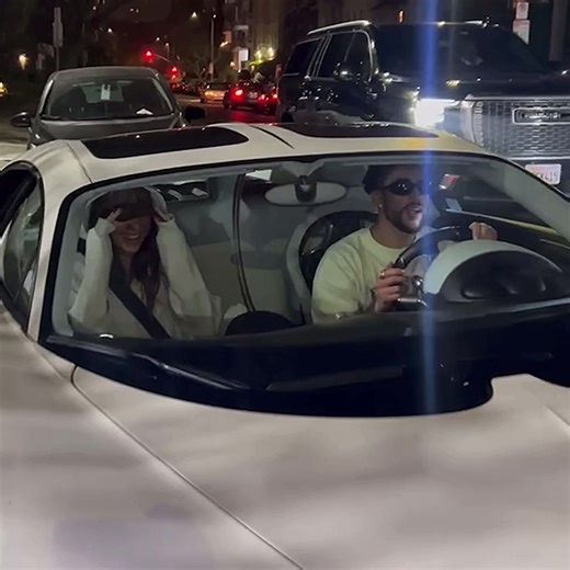 ‏#kendalljenner | bad bunny kendall jenner