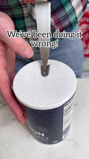 Quick Cooking Tip: Simple Salt Sprinkle Hack for Easy Seasoning