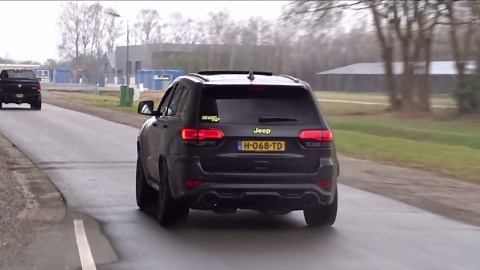 Jeep Cherokee SRT vs Porsche Cayenne Turbo GT
