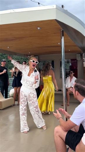 Pre-Wedding Boat Tour on Lake Como 🌅 …and that’s the way you should welcome your guests!✨✨ #lakecomo #wedding #destinationwedding #welcomeparty #lagodicomo