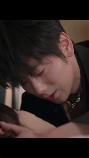优酷Youku | Wu Nongyu gets poisoned.😱 #Affinity #JinFang #YuxinCui 吴浓雨中毒😱 #炽热吸引 方瑾 崔雨鑫 #YOUKU 优酷 | Instagram