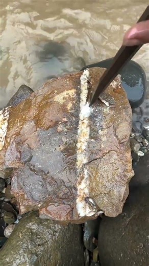 breaking quartz stone #kuvars #altın #gold #quartz