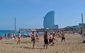 Barcelona Beach Guide: 8 City Beaches (Map + Photos!)