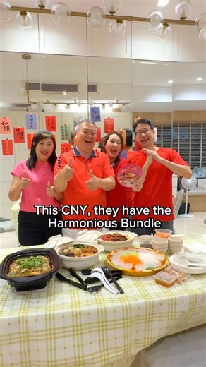 Phang Jing Qi on Instagram: "【𝗣𝗥𝗢𝗠𝗢 𝗖𝗢𝗗𝗘 𝗕𝗘𝗟𝗢𝗪】Whenever I host, @select_catering is my go-to. 🥢 This CNY, their Harmonious Bundle (8–10 pax) has all the festive must-haves; from Prosperity Smoked Salmon Yusheng to Abundant Blessings Poon Choy and comforting Claypot Rice. Not exaggerating when I say every dish is 𝟱-𝘀𝘁𝗮𝗿 𝗚𝗢𝗢𝗢𝗢𝗗 ⭐️⭐️⭐️⭐️⭐️ — they exceeded my expectations again (this is my second time ordering). 📣Early Bird promo: Complimentary bottle of Red or White Wine 