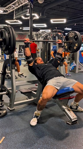 275 to 225 Drop Set 🔥 Upper Chest Destroyed #chest #chestday #upperchest #gym #hardworkworks