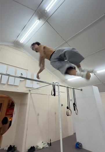 First 16 year old 720 in the UK. #calisthenics