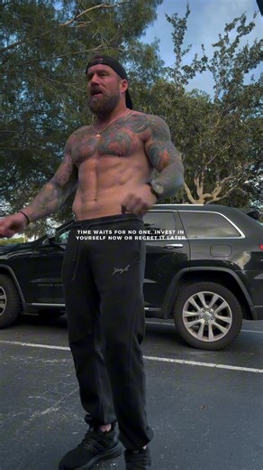 #fblifestyle | Josh Hopkins