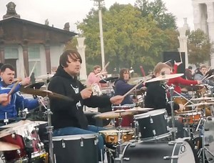 2.8M views · 83K reactions | EUROPE - THE FINAL COUNTDOWN Otro éxito de la historia de la música interpretada por más de 200 músicos en escena. DISFRÚTENLO RHAPSODIANOS Rhapsody Retro Music Ec #rhapsodyanosec #rhapsodyretromusic #rhapsodyec #90s #80s #gruporidiec #Quito #rhapsodyanos | Rhapsody Retro Music | Facebook