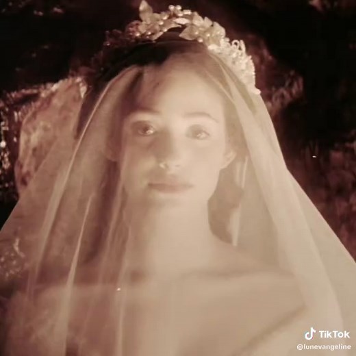 Exploring The Phantom of the Opera's Dark Romance