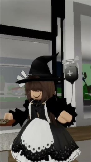 8 February 2026 Kayla picks Halloween costume with VuxVux