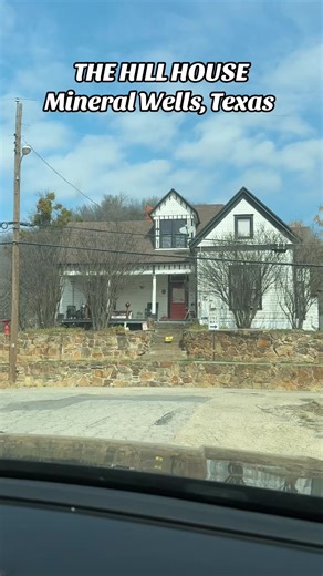 How is this real life? THE HILL HOUSE OMG !! #ghosthunting #paranormal #hillhouse #mineralwells #texas @ink_by_hailee