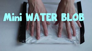 These mini water blobs are so mesmerizing! http://kidsactivitiesblog.com/66775/mini-water-blob | Quirky Momma