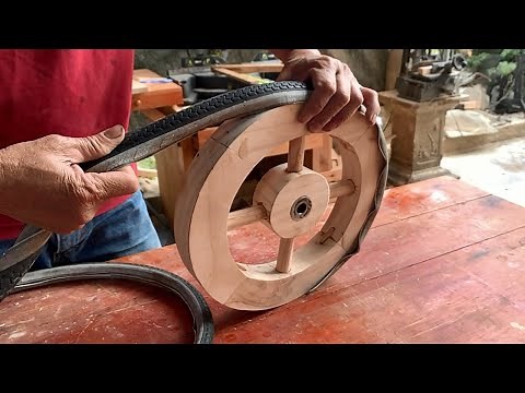 Woodworking Ideas For The Garden // How A Craftsman Made A Beautiful Wooden Wheelbarrow