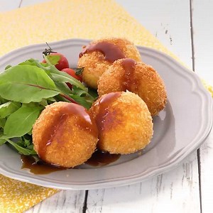 外はサクッと中はクリーミー！ 基本のカニクリームコロッケのレシピ動画・作り方 | デリッシュキッチン
