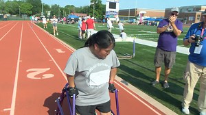 WATCH: What an amazing GOLD medal run by Special Olympics Missouri athlete Mayra Reynoso from the Lincoln County Roadrunners! We ❤️ that smile! #AlohaSSG23 If you'd like to volunteer at one of our upcoming events, check out our opportunities here: https://rb.gy/qnakb | Special Olympics Missouri