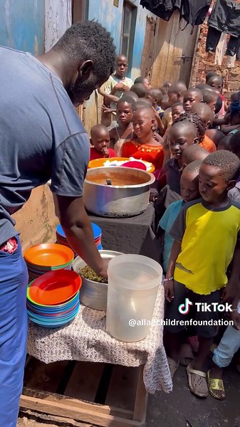 Before you complain about the taste of your food, think of someone who has nothing to eat 🥹 Kindly tap into the link in our bio to donate and put a smile on a child’s face 🙏🏻 #allanchildrenfoundation #allanchildrenministries