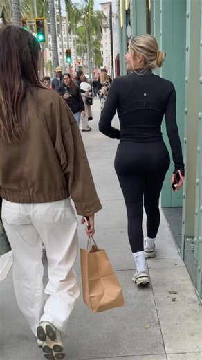 What people are wearing in Beverly Hills 4K #walkingtour #beverlyhills #losangeles #lavlog #la #vlog