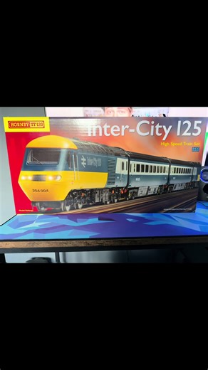 Impressive Model Railway Coaches Review