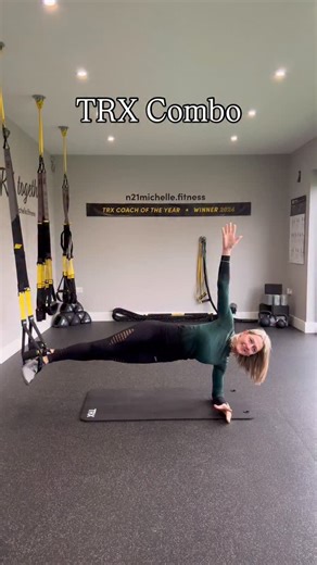 🔥 TRX Monday Combo: TRX Side Plank with a single leg crunch 💪 Straps: Mid calf ✔️ Ground sideways to your anchor ✔️ Elbow stacked under shoulder ✔️ Keep gap between ear and shoulder ✔️ Abdominals engaged ✔️ Maintain a strong plank ✔️ Feet flexed Want more coaching points? DM me 📩 💛 Join me for a workout 🔗 in bio 🖤 15% off TRX (UK & US): TRX15MICHELLEB 🔗 in bio 💛 Middle East TRX discount: MB20 🔗 in bio 🖤 Vivos discount 👟: MBVIVO20 🔗 in bio 📲 Save this & tag me when you try it! Let’s 