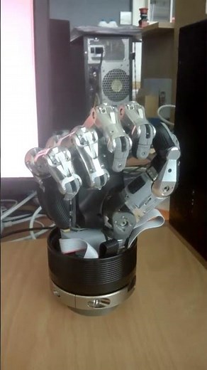 Programming robotic hand