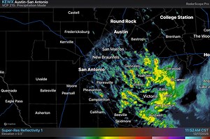 1 PM Radar Update: Showers and isolated T-storms continue across mainly the Coastal Plains. While areas along and just east of I-35 Corridor continue to see drizzle and light rain. Expect this to continue as we progress through the afternoon hours. #txwx | US National Weather Service Austin-San Antonio Texas