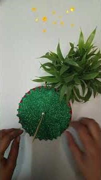 Mini Christmas Tree Craft 🎄✨ | Easy DIY Holiday Decoration #christmas #diy #UmasArtistry #shorts